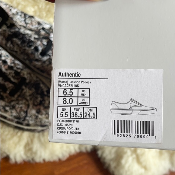 Vans - Picture 5 of 5